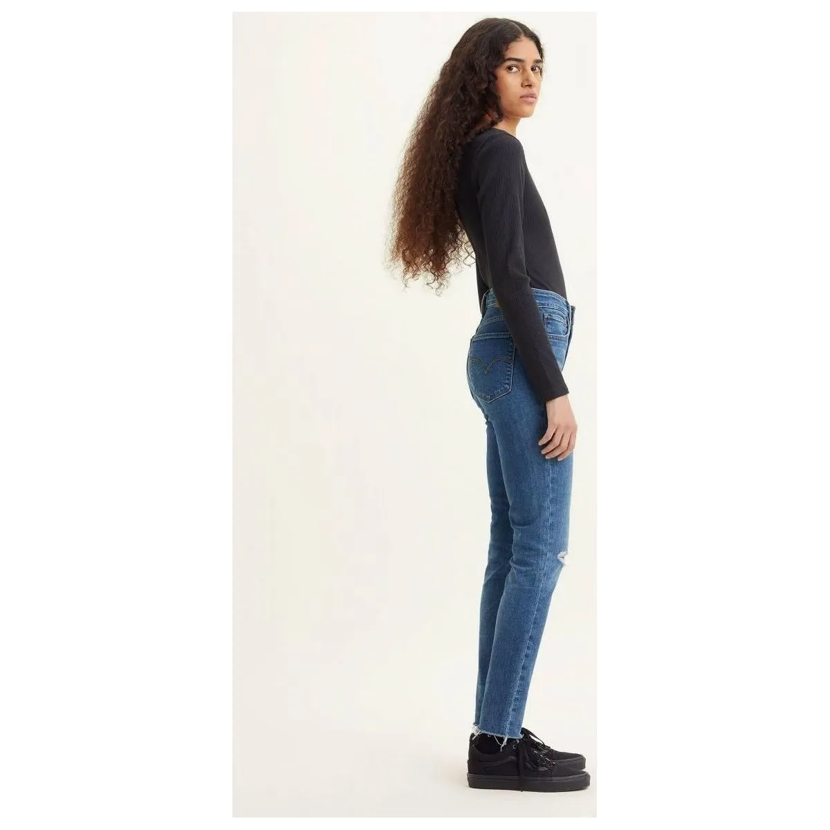 18882 0554  721 HIGH SKINNYCASSANDRA SAYS