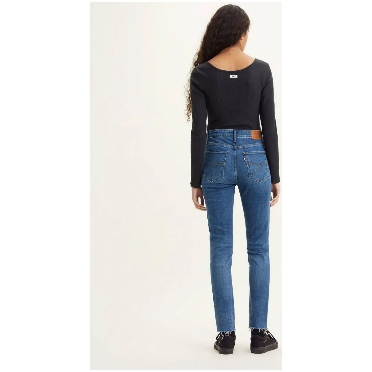 18882 0554  721 HIGH SKINNYCASSANDRA SAYS