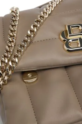 Bolso bandolera guateado con monograma Double B metálico