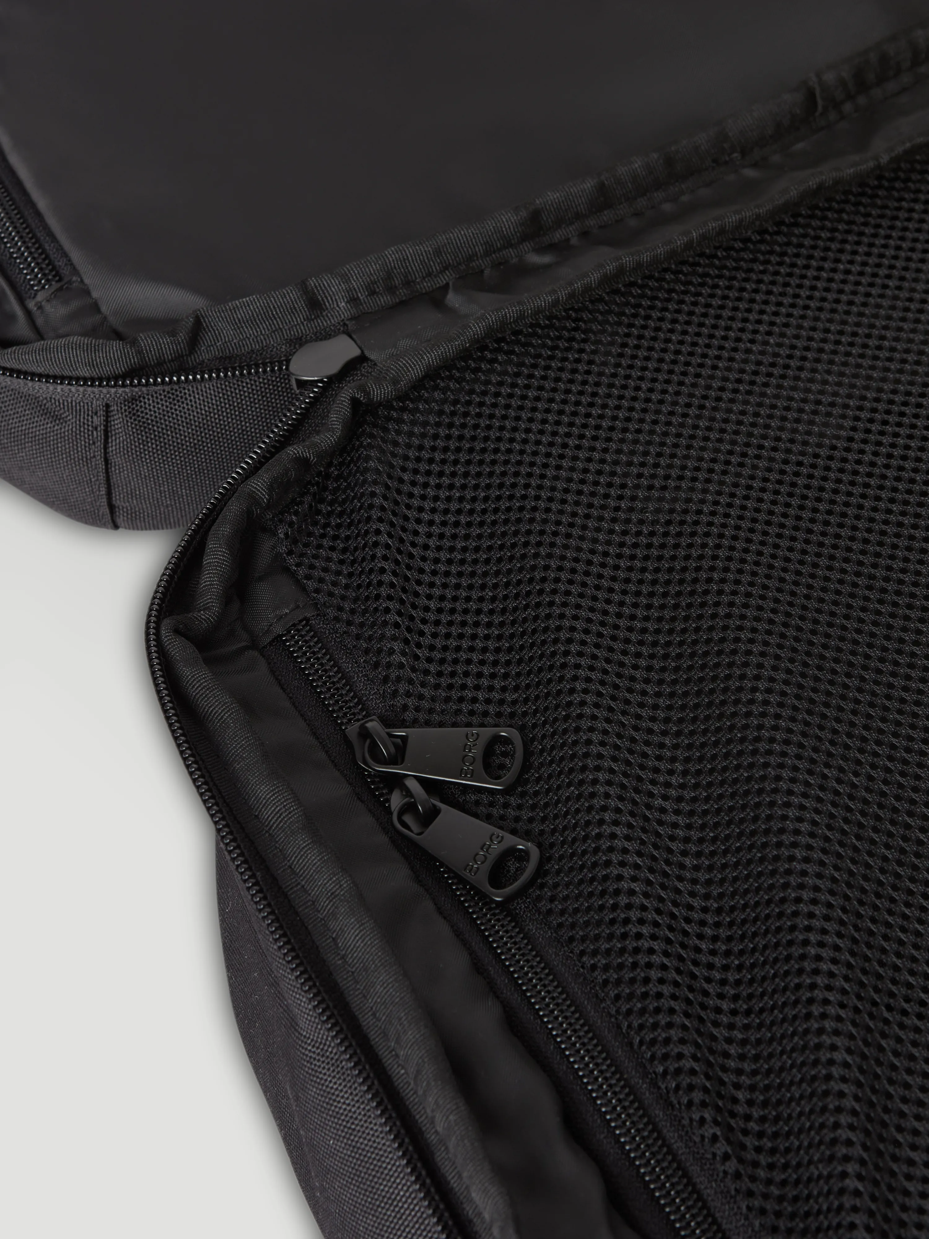 BORG TRAVEL BACKPACK L  35L