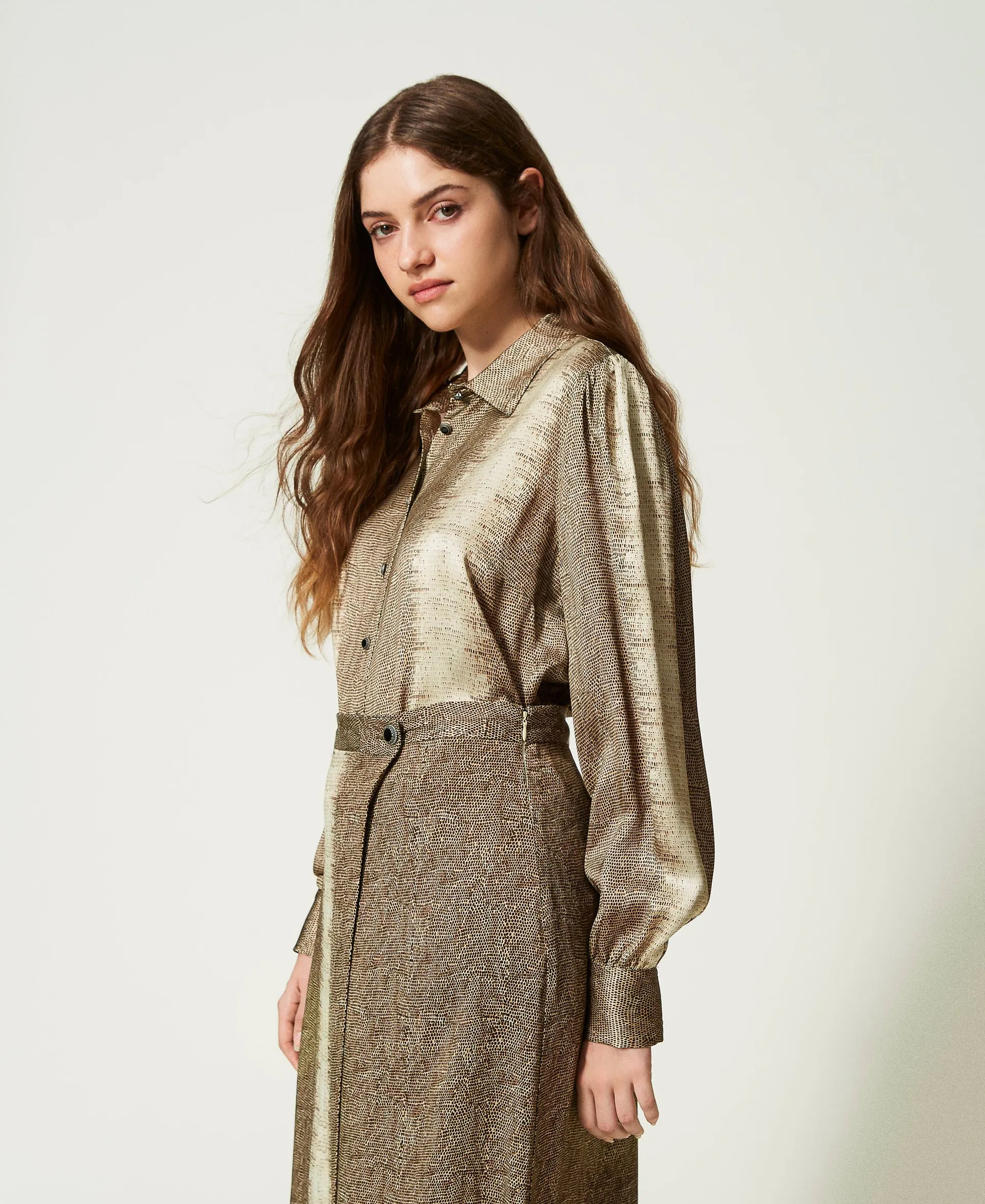 Chemise en satin avec imprimé lézard