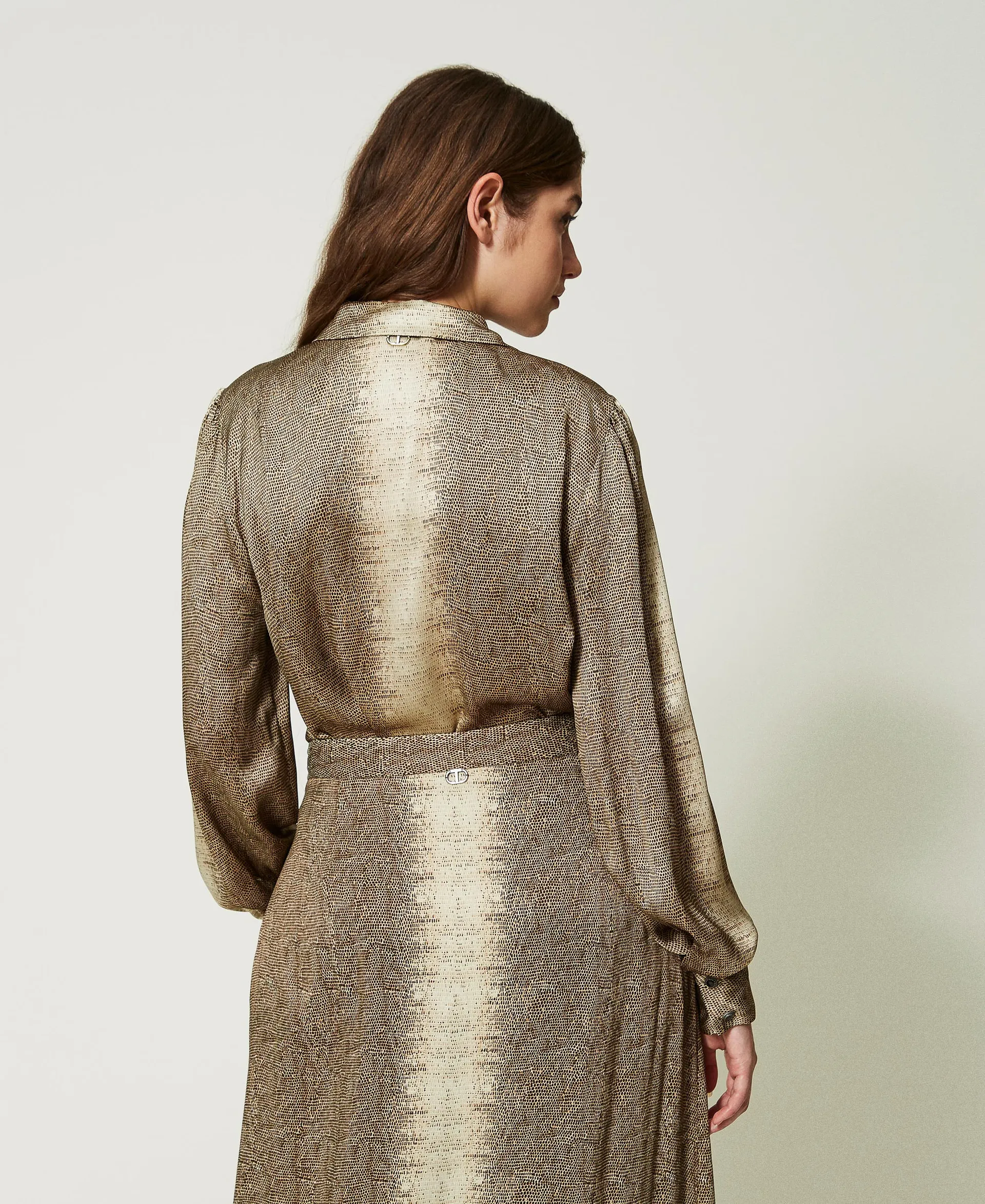 Chemise en satin avec imprimé lézard