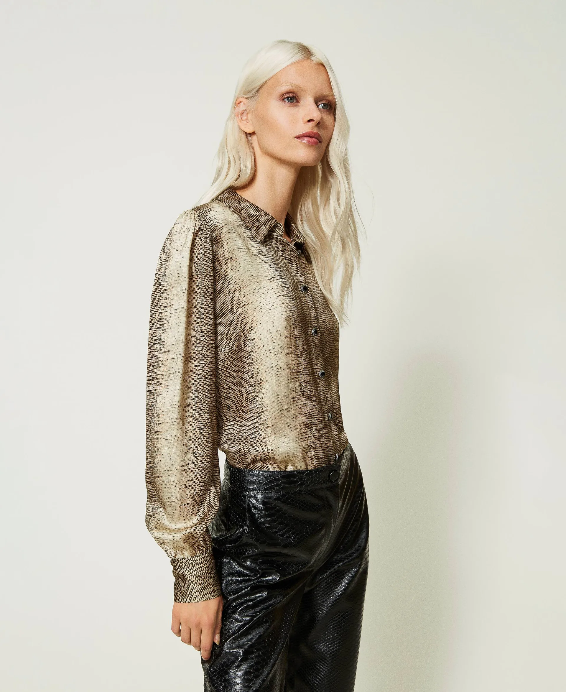 Chemise en satin avec imprimé lézard