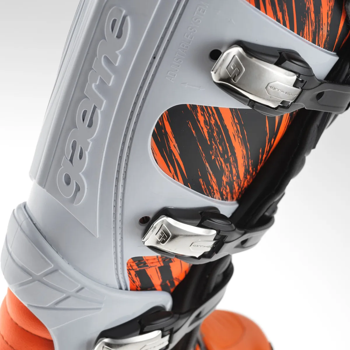 FASTBACK ENDURANCE..  ORANGE/WHITE/BLACK