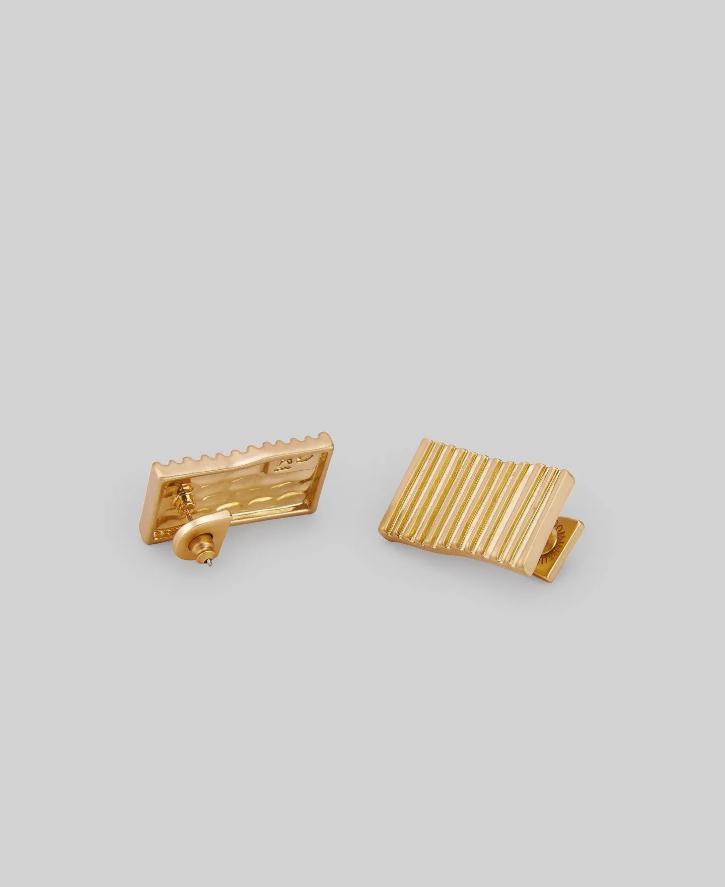 Flat groove earrings woman