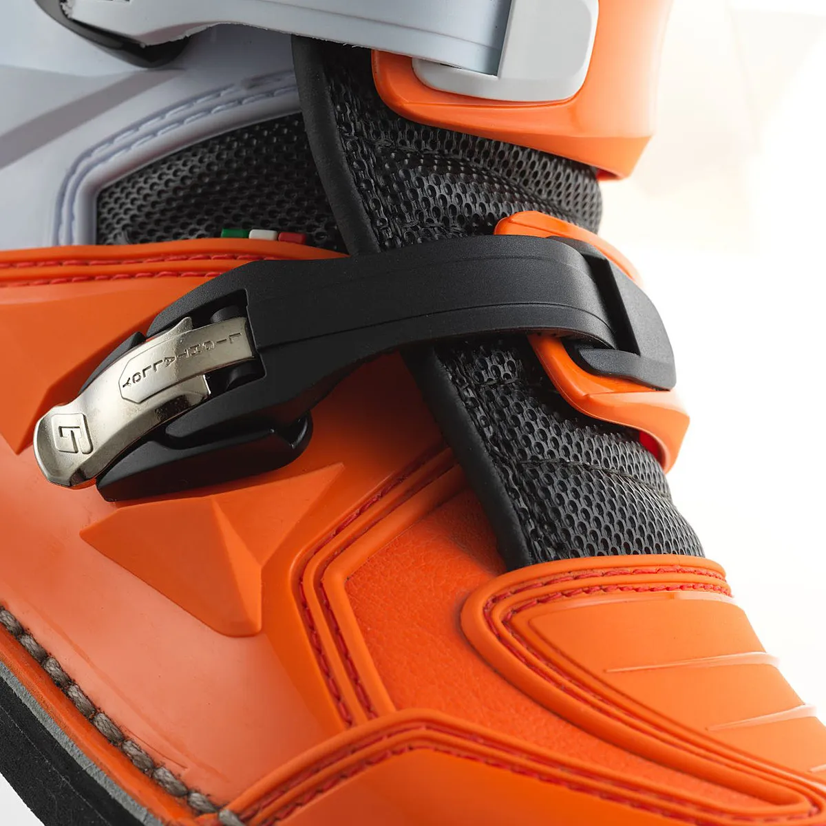 GXJ  BLACK/ORANGE
