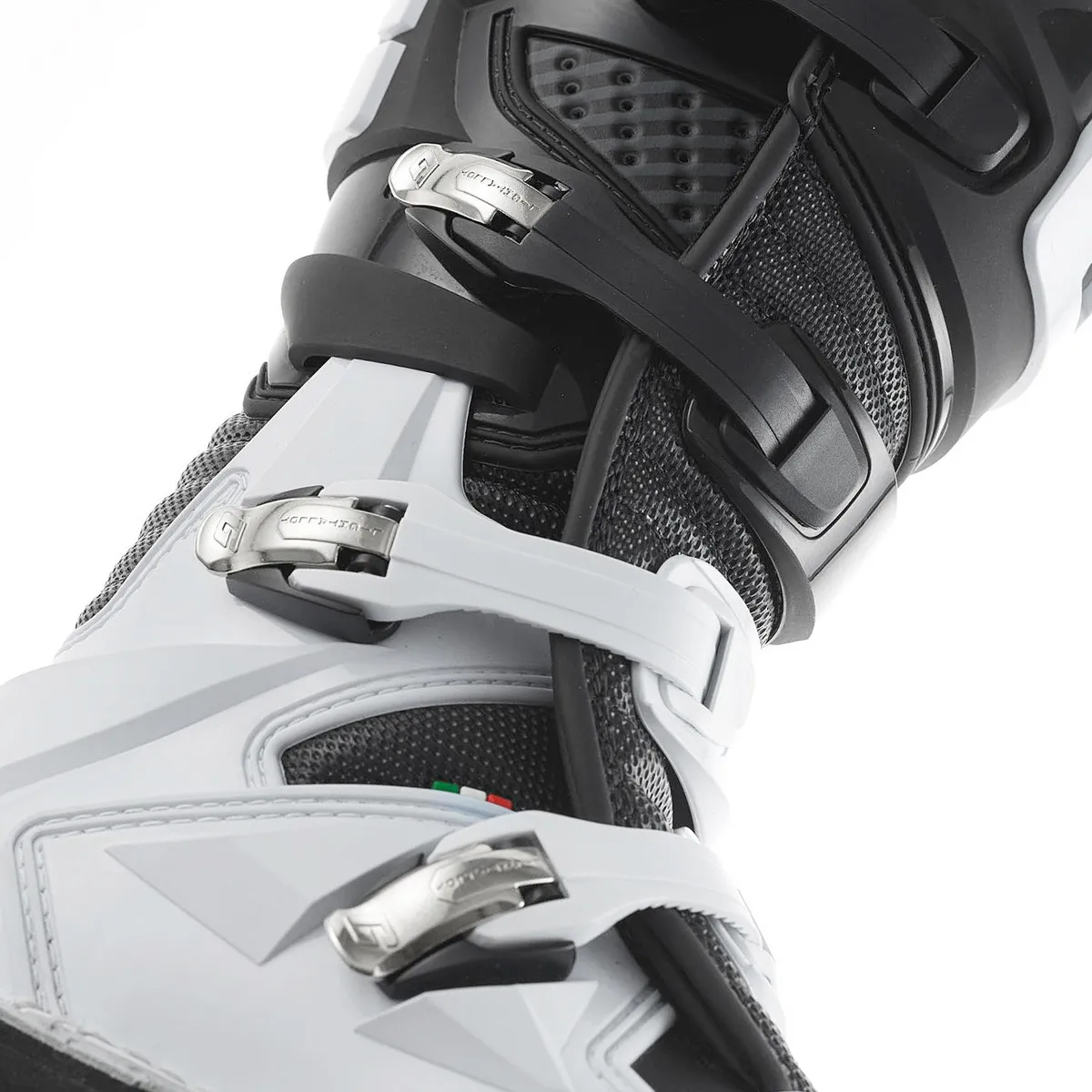 GXJ  BLACK/WHITE