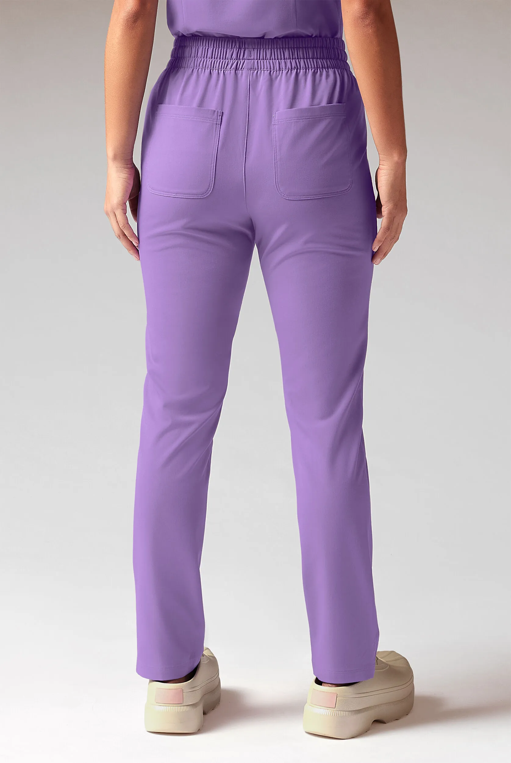 PANTAL&OACUTE;N M&EACUTE;DICO HYPOTHESIS AD ALL DUTY CON 6 BOLSILLOS Y PIERNAS RECTAS PARA MUJER