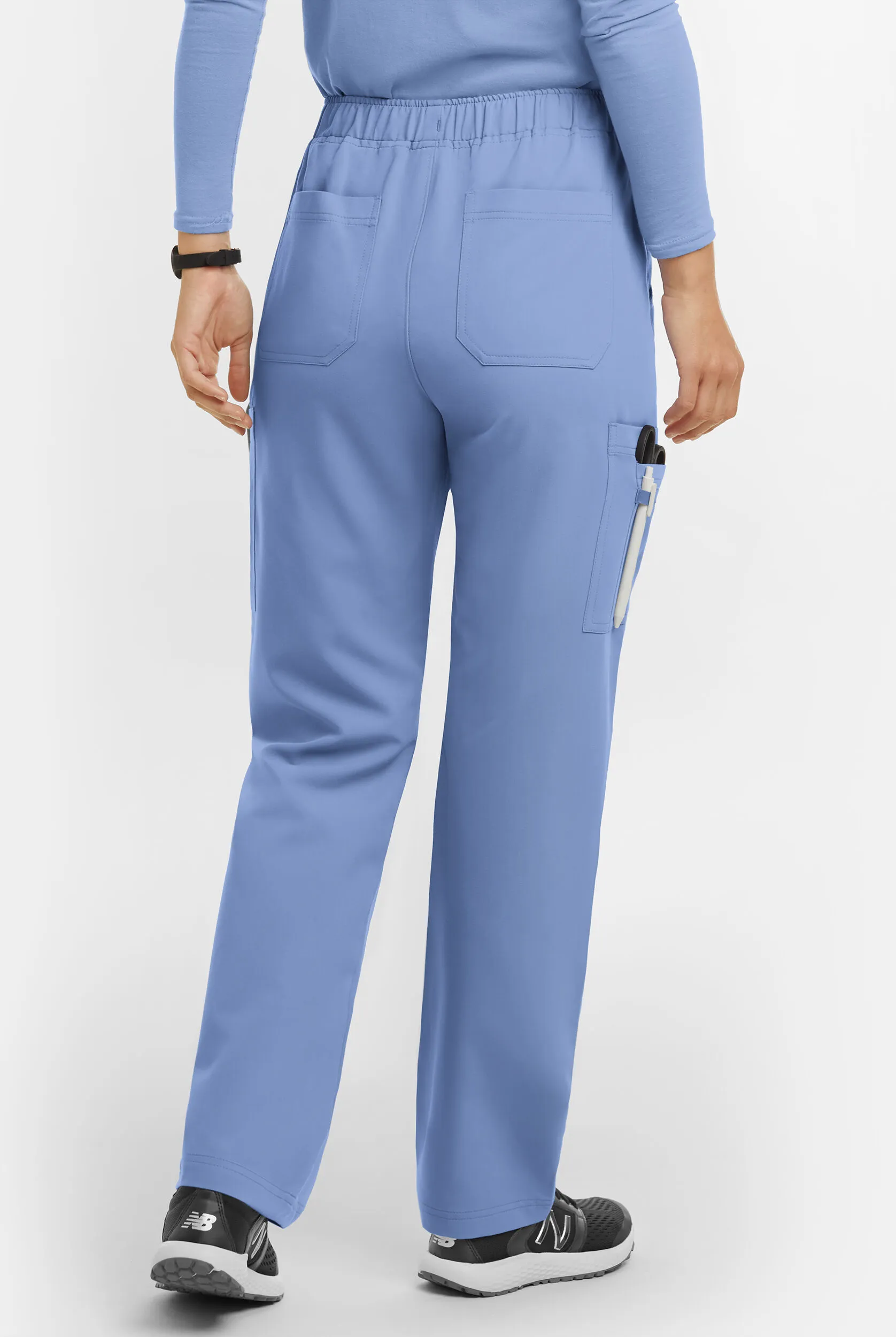 PANTAL&OACUTE;N M&EACUTE;DICO MOVEMENT BY BUTTERSOFT STRETCH RIGEL TALL DE PIERNA RECTA CON CORD&OACUTE;N Y 7 BOLSILLOS PARA MU