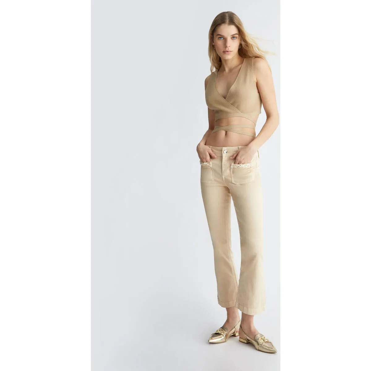 Pantalón bootcut tobillero