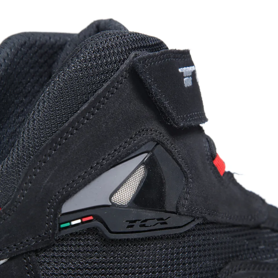 PULSE  BLACK