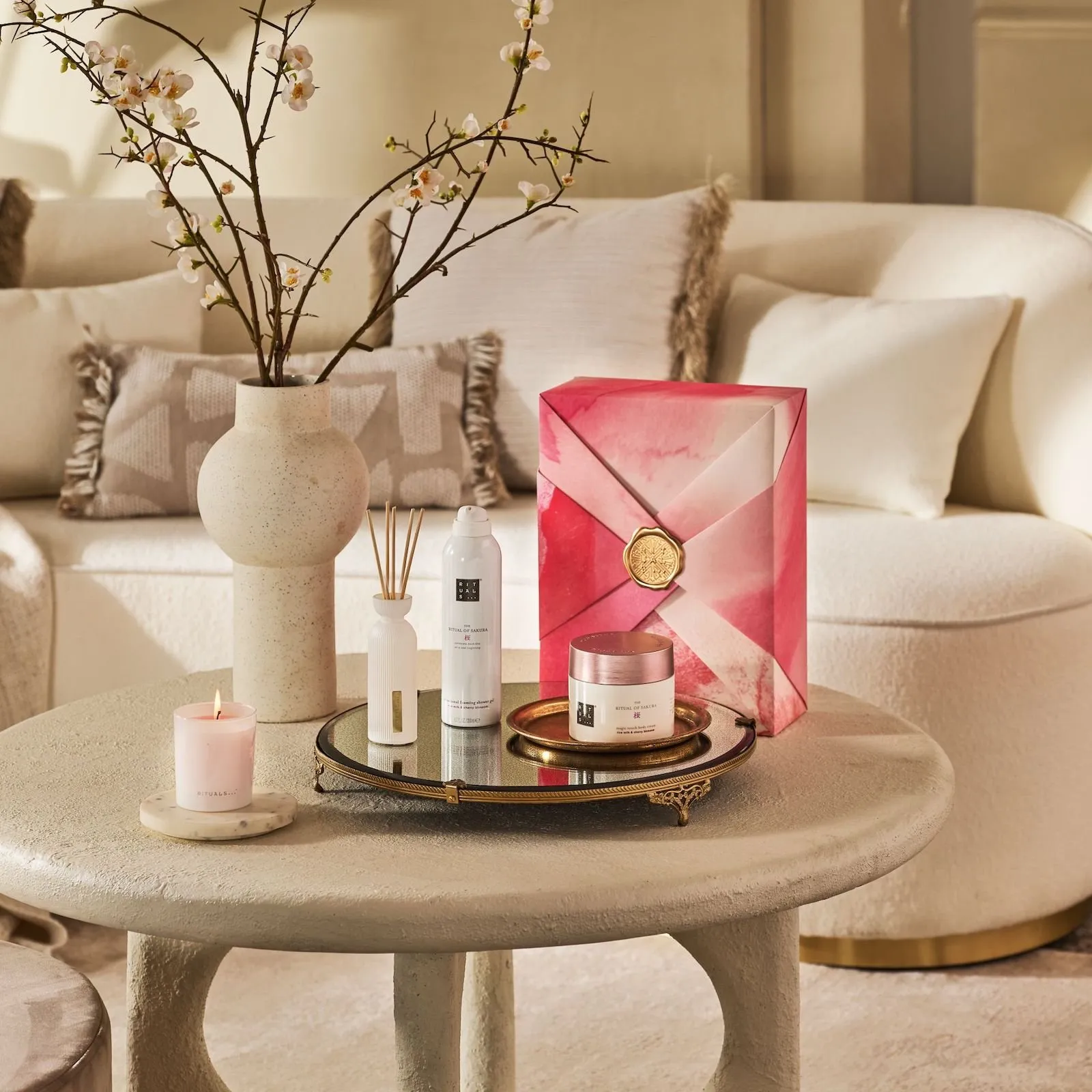 RITUALS The Ritual of Sakura  Cofre revitalizante L