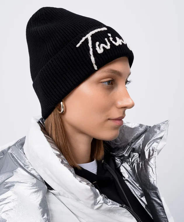 Twinset Black cap with logo embroidery