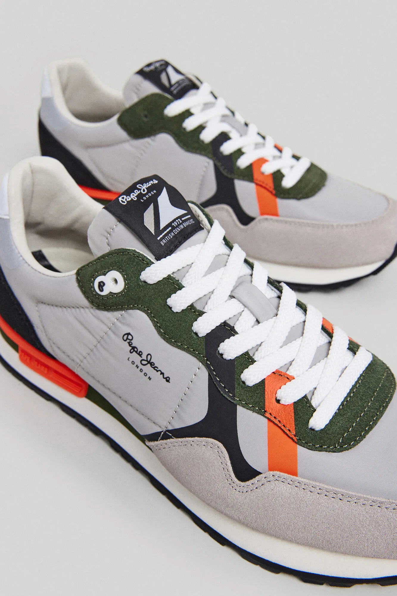 Zapatillas Running Con Detalles Ante